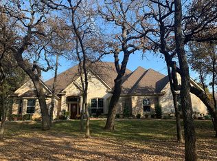 900 Oak View Dr, Crossroads, TX 76227