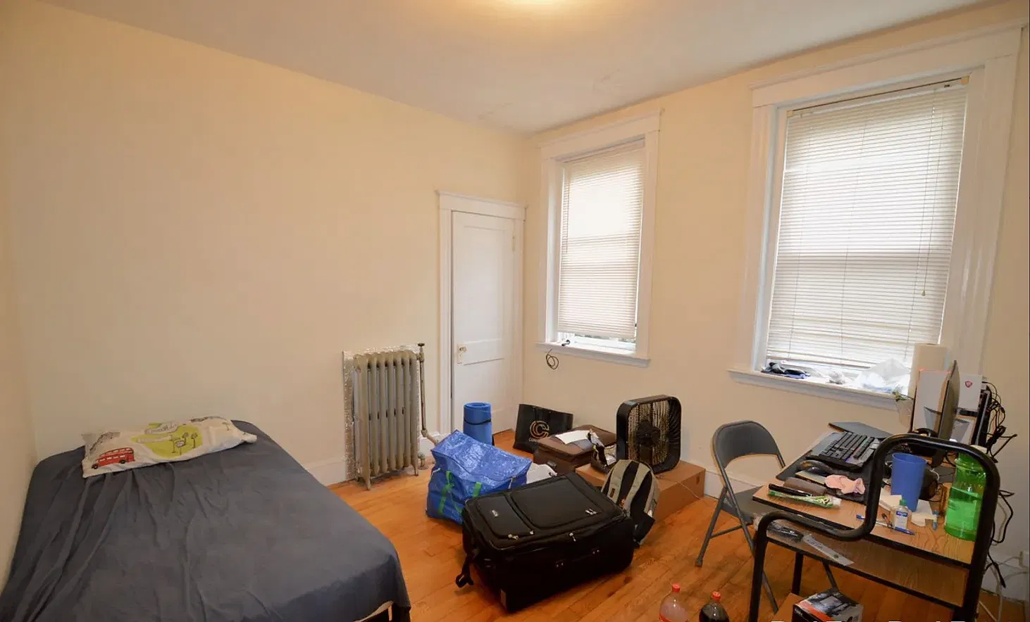 3 bed, 999 sqft, $4,800 — Photo 3