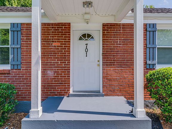 2nd image of 701 Blackstone Ave
