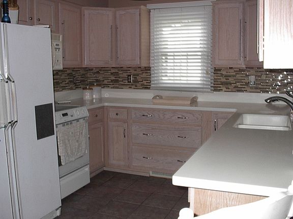 4th image of 410 Plumtree Dr