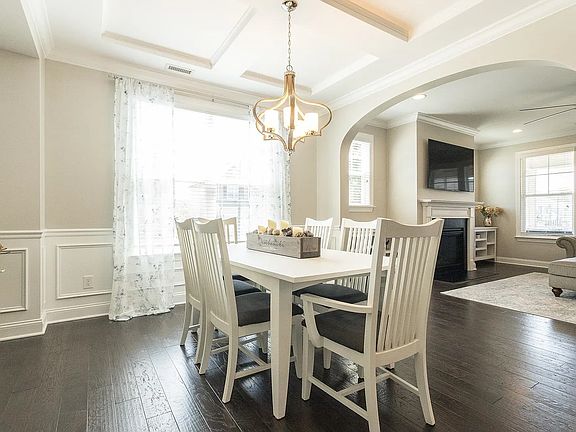 Formal Dining