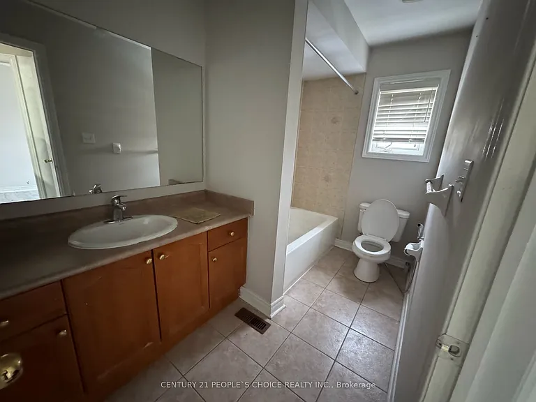 3704 Golden Locust Dr — Photo 13