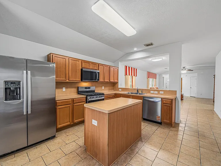 22327 Albee Dr — Photo 12