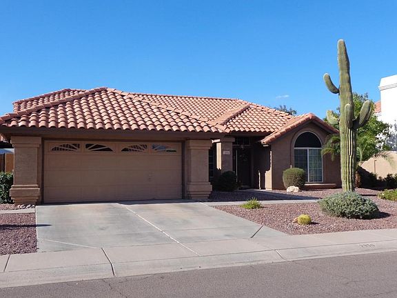 2nd image of 2956 E Redwood Ln