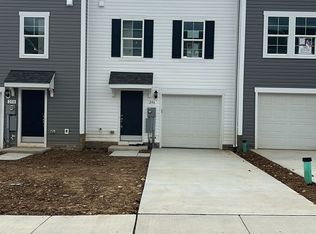 246 Clifton Mnr, Falling Waters, WV 25419