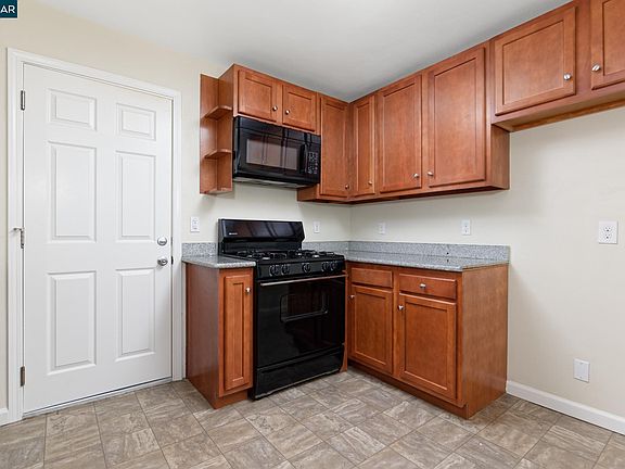 3rd image of 125 Hermosa Ave