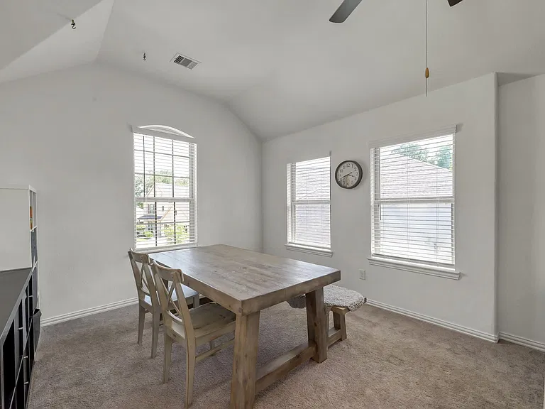 508 Loft Ct — Photo 38