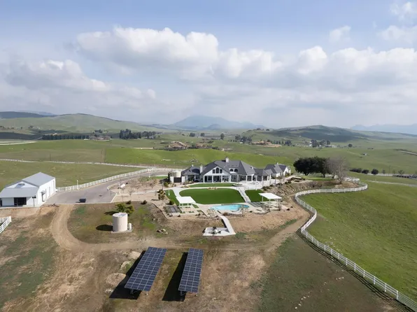 18300 Watts Valley Rd, Sanger, CA 93657