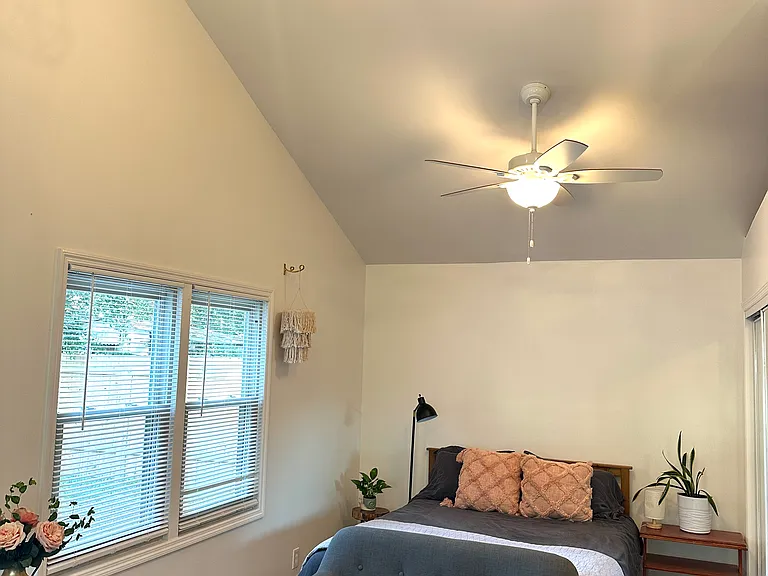 2368 Suffolk St #B — Photo 4