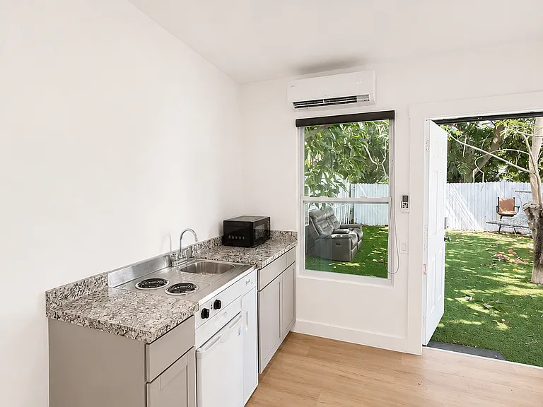 712 Nottingham Blvd #1 — Photo 5
