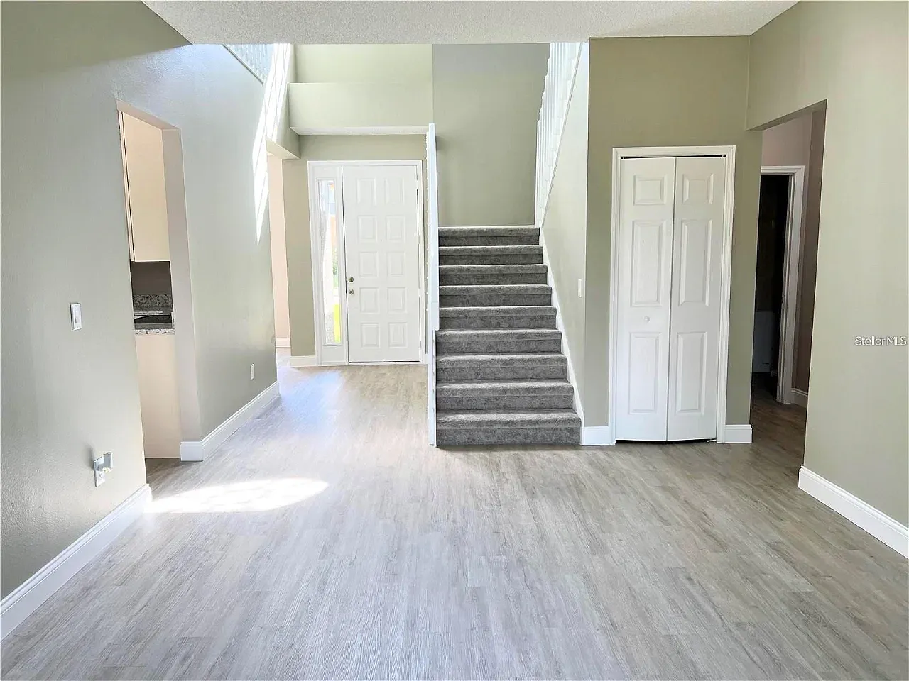 4 bed, 2.5 bath, 2200 sqft, $2,795 — Photo 2