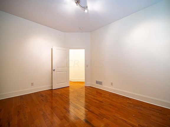 5th image of 72 King Ave