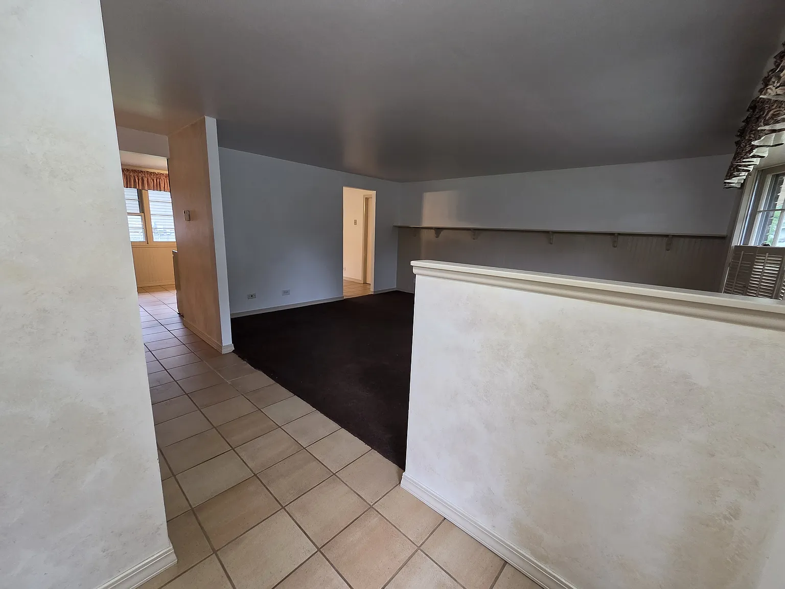 3 bed, 1.5 bath, 1140 sqft, $2,550 — Photo 2