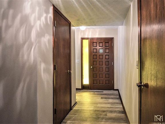 2nd image of 1009 Somerset Dr