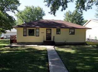 605 E Dakota Ave, George, IA 51237