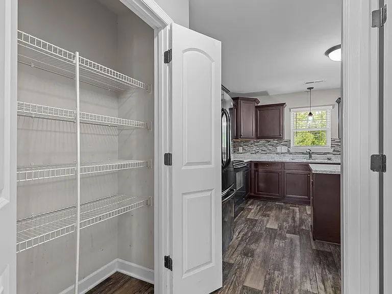 719 Addor Dr — Photo 11