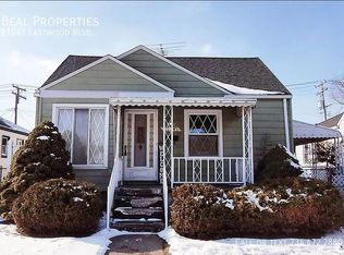 21041 Eastwood Blvd, Warren, MI 48089