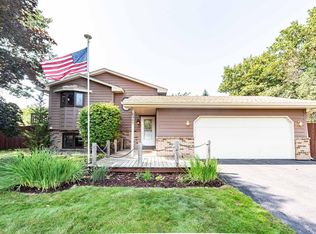 6943 Ivy Ct, Centerville, MN 55038
