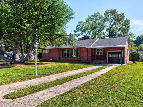 146 Cambridge Pl, Hampton, VA 23669