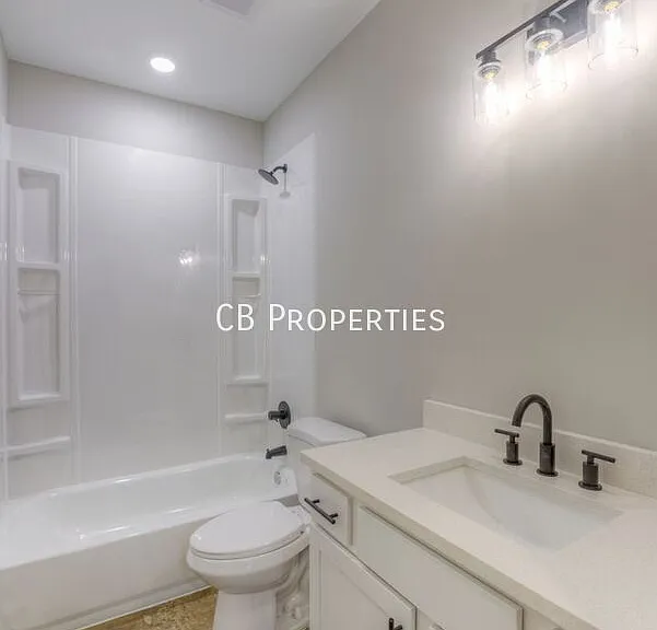 650-652 Ayers St #650 — Photo 16