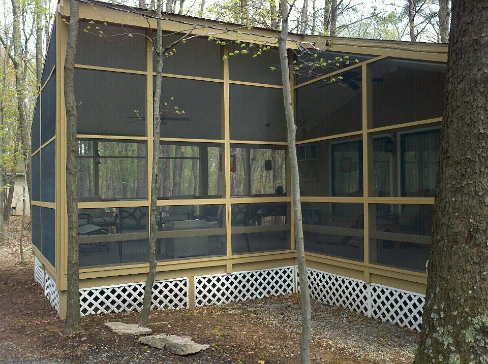 2nd image of 1232 The Woods Rd