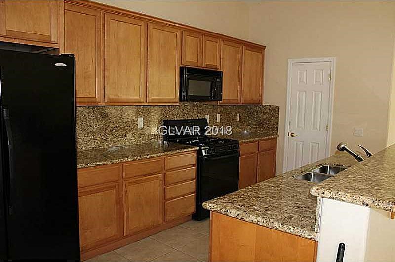 Kitchen. Kitchen Granite Slab with Full Slab Back Splash