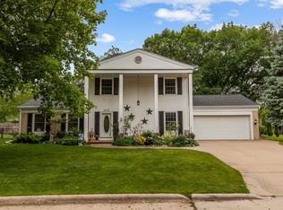 805 N Canterbury Dr, Appleton, WI 54915