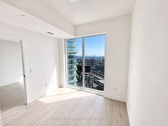 4th image of 252 Church St #Penthouse 09