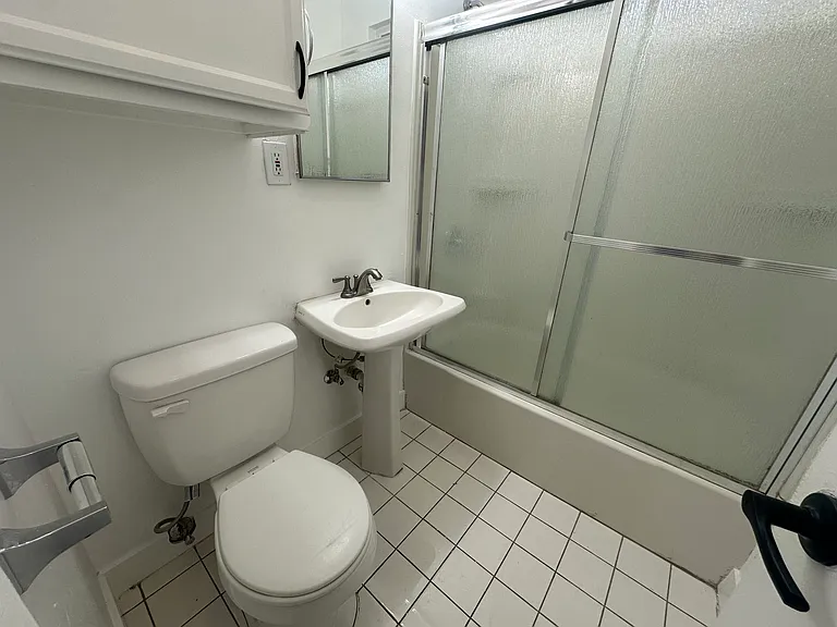 4930 N Vincent Ave — Photo 19