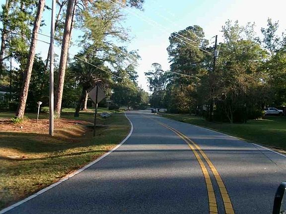 Exterior Neighborhood (street photo)