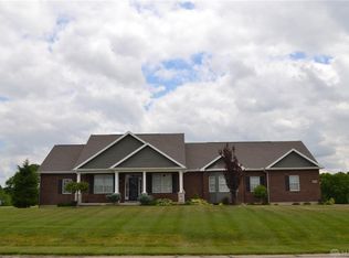 6800 Horseshoe Ln, Springfield, OH 45502