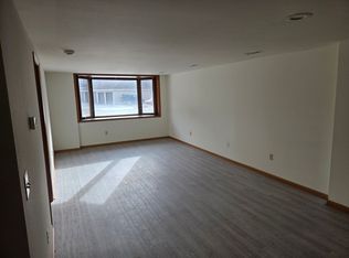 437 Concord Rd APT 10, Pewaukee, WI 53072