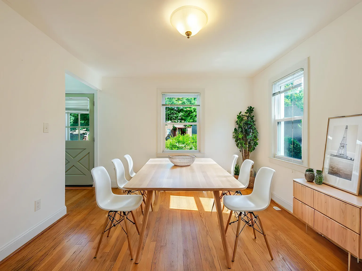 2 bed, 988 sqft, $3,595 — Photo 4