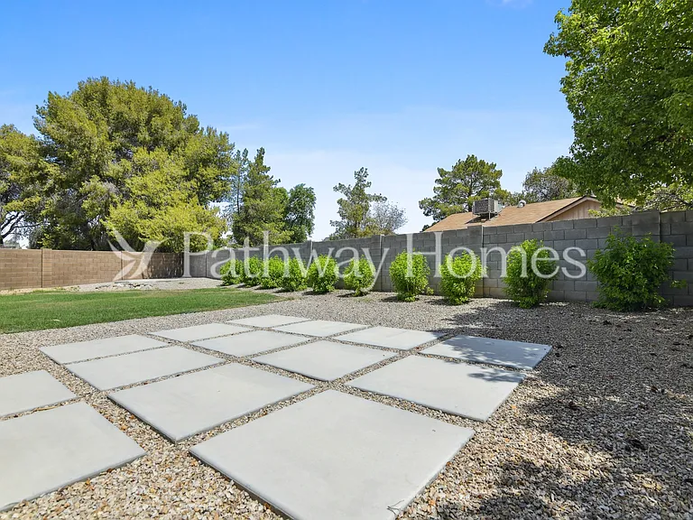 314 E Moore Ave — Photo 18