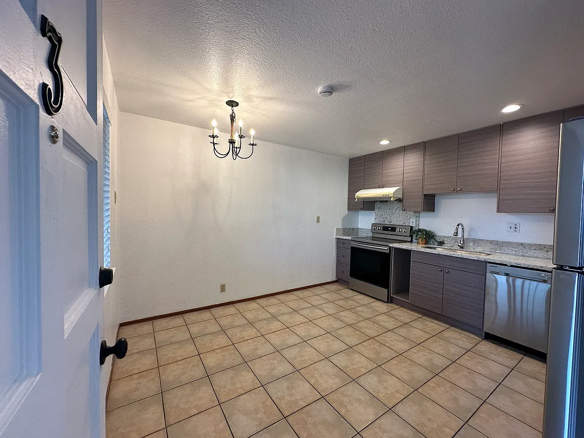 Building Photo - 871 Canfield Ct #3