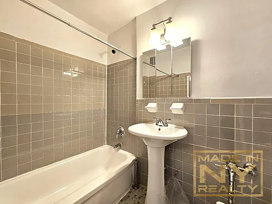 Rented by Made In NY Realty | media 7