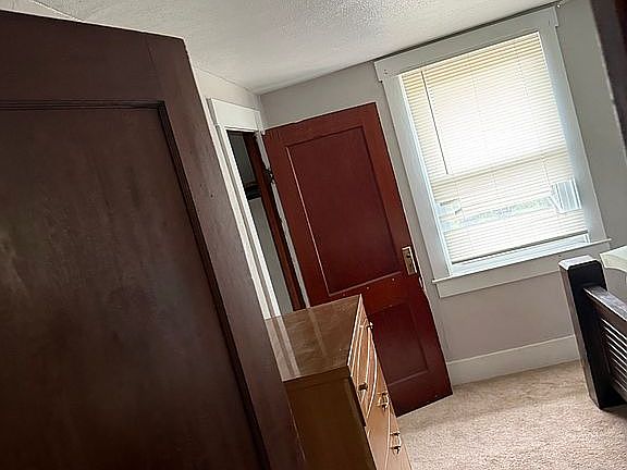 4th image of 105 E Bright St
