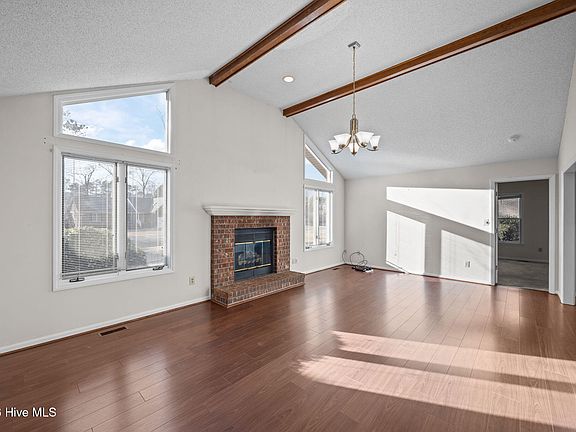 3rd image of 212 Pinewood Drive