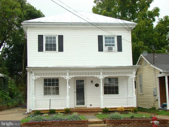 200 N Main St, Edinburg, VA 22824