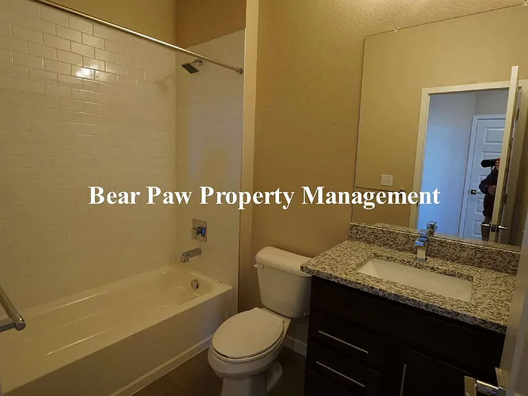 4005 S Teller St — Photo 13