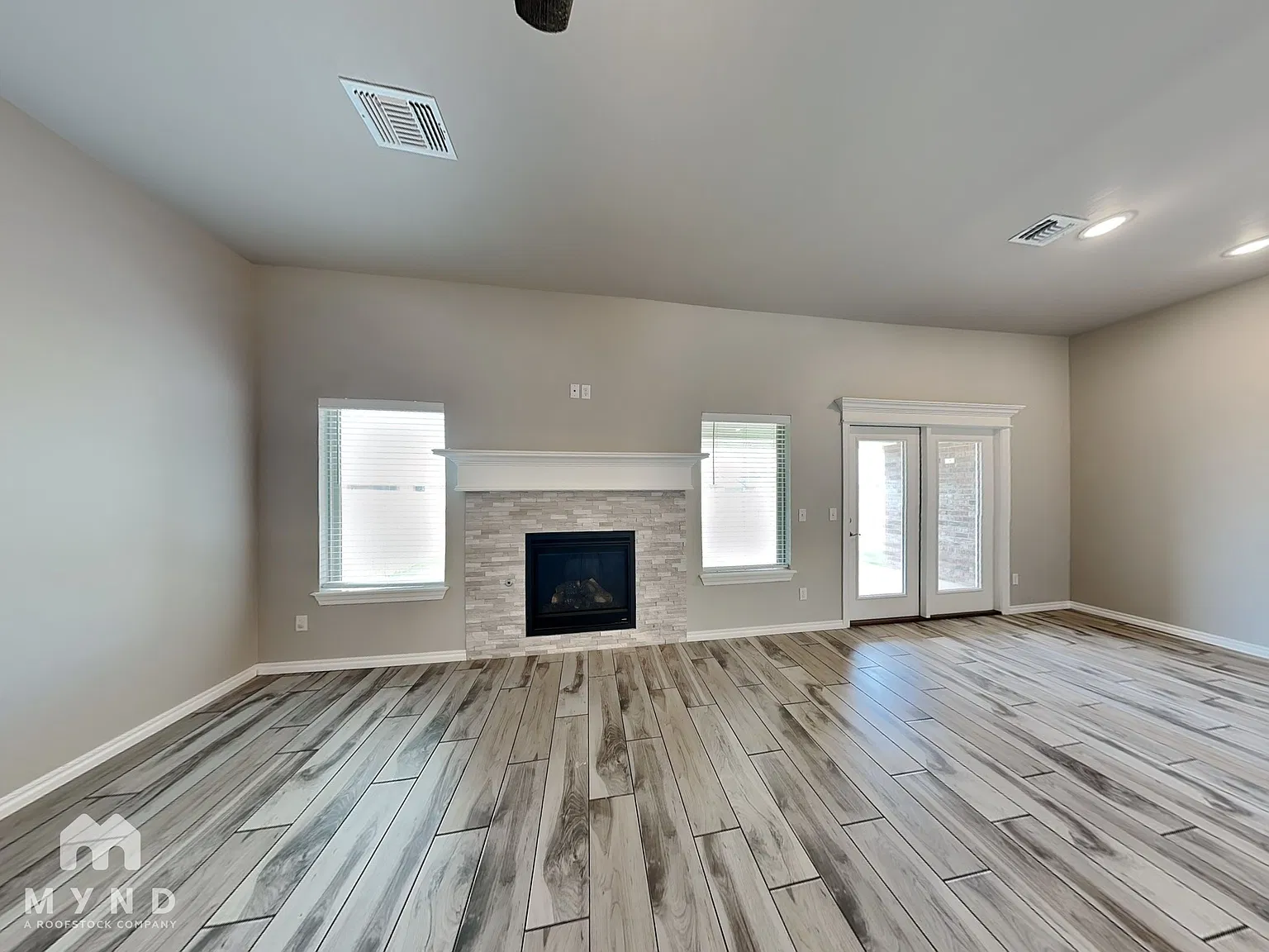 4 bed, 2.0 bath, 1700 sqft, $1,729 — Photo 3
