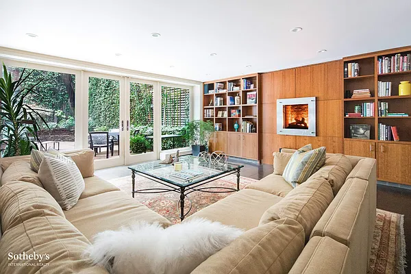 Sold by Sotheby's International Realty | media 6
