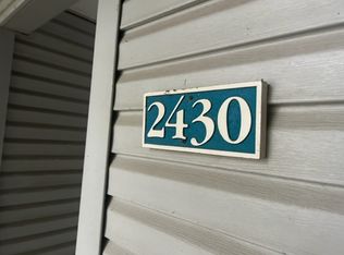 2430 Westbank Rd, Toledo, OH 43614