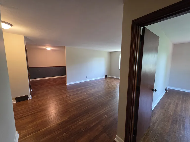 201 E Swissvale Ave #8 — Photo 6