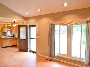 1075 N Vaughn Dr, Kankakee, IL 60901