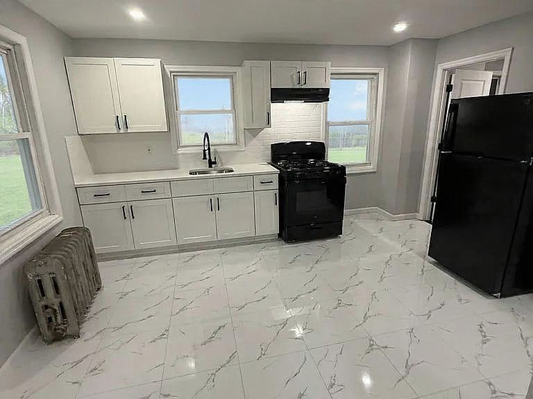 1st image of 10 Schuyler Ave #3A