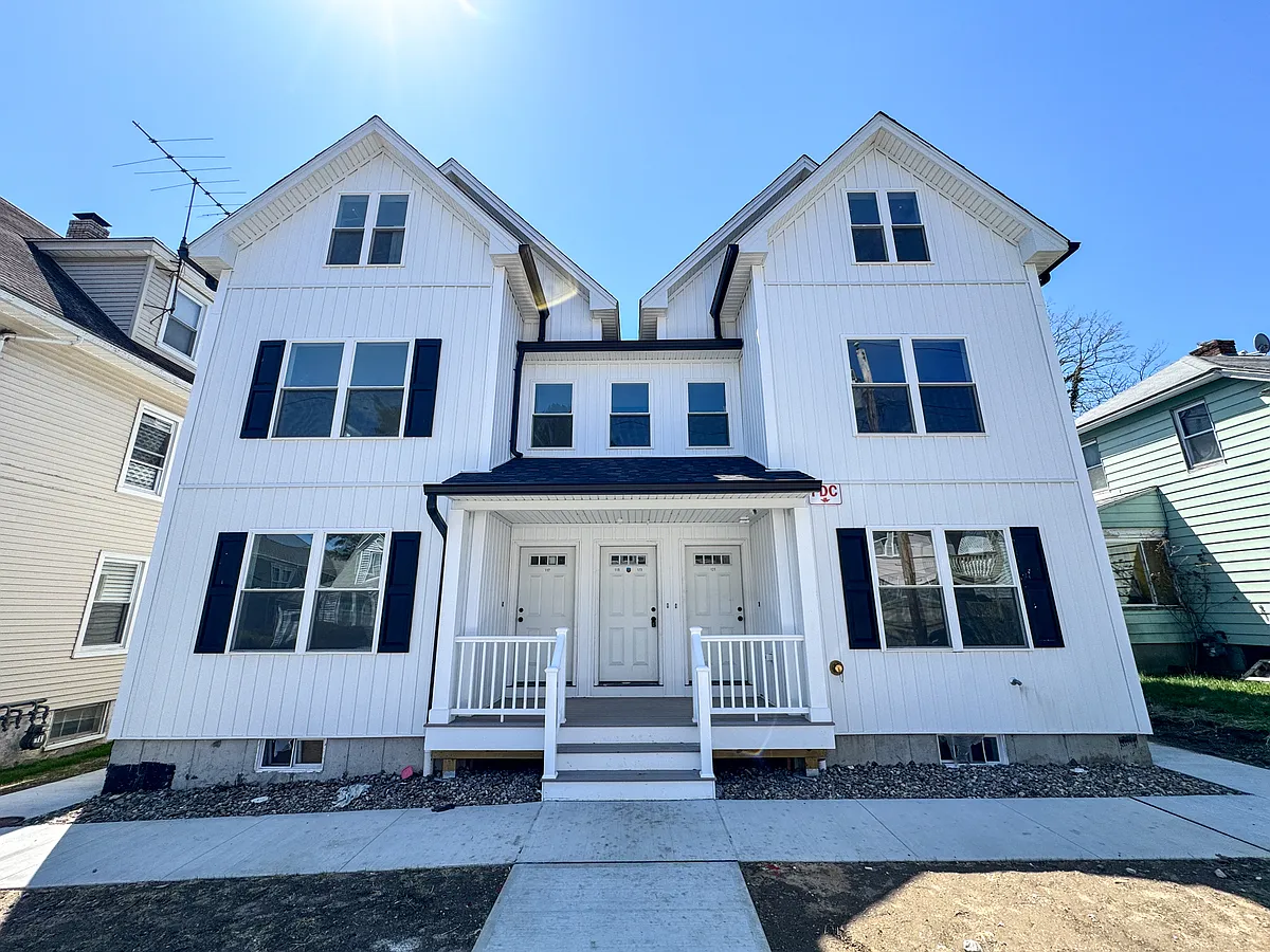 Building Photo - 121 Princeton St #121
