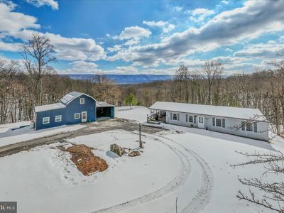 174 Hammerhill Ln, Great Cacapon, WV, 25422