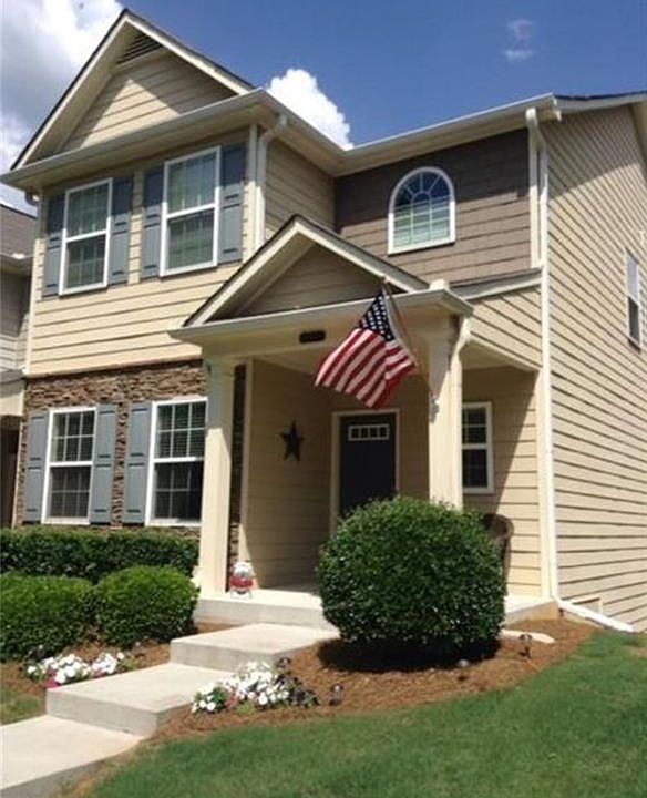 1st image of 2471 Suwanee Pointe Dr