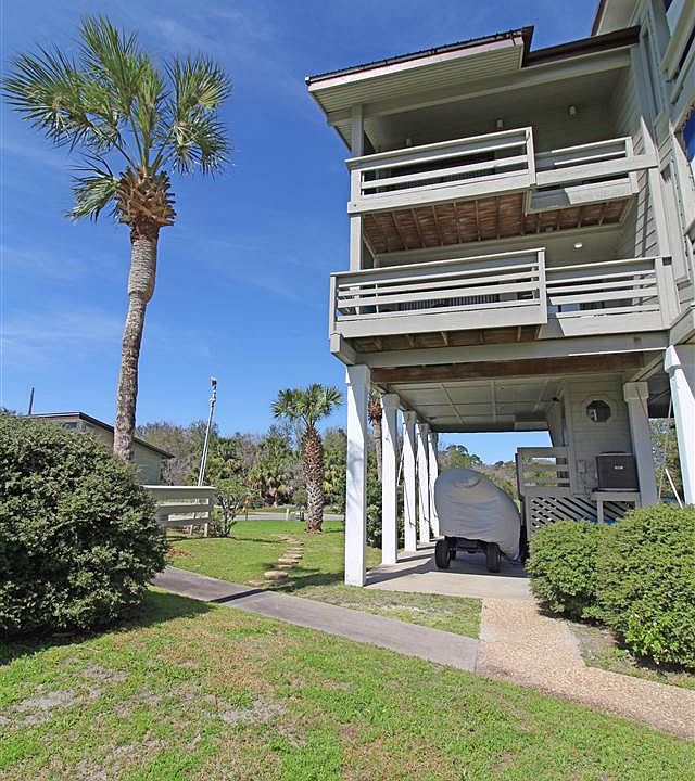 1st image of 15 Harbour Point Dr